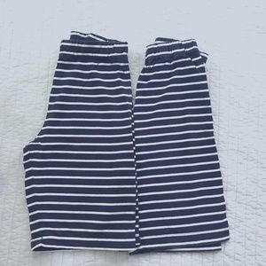 Hanna Anderson boys shorts. Size 6-7. Cotton navy and white stripe.